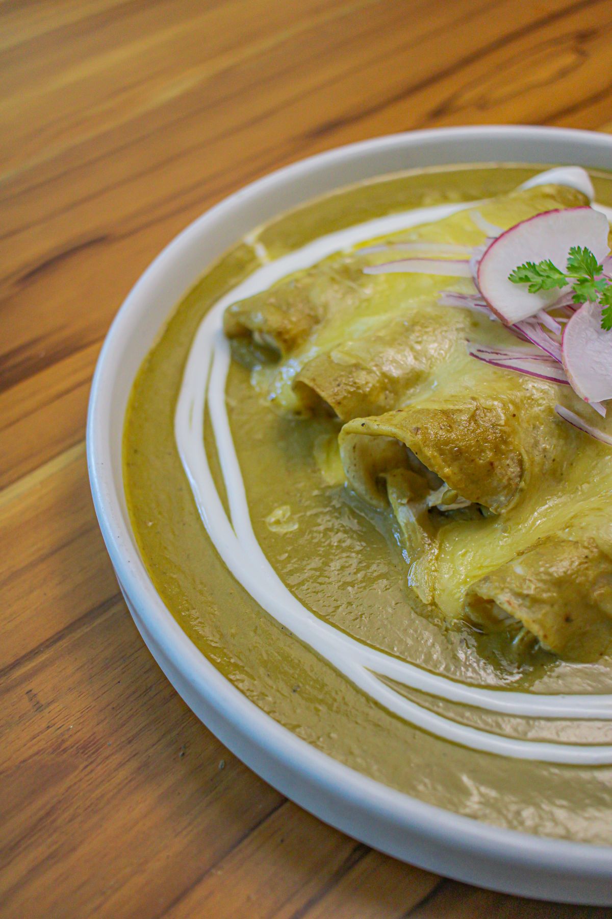 Chilaquiles Verdes con Pollo en Café Jade